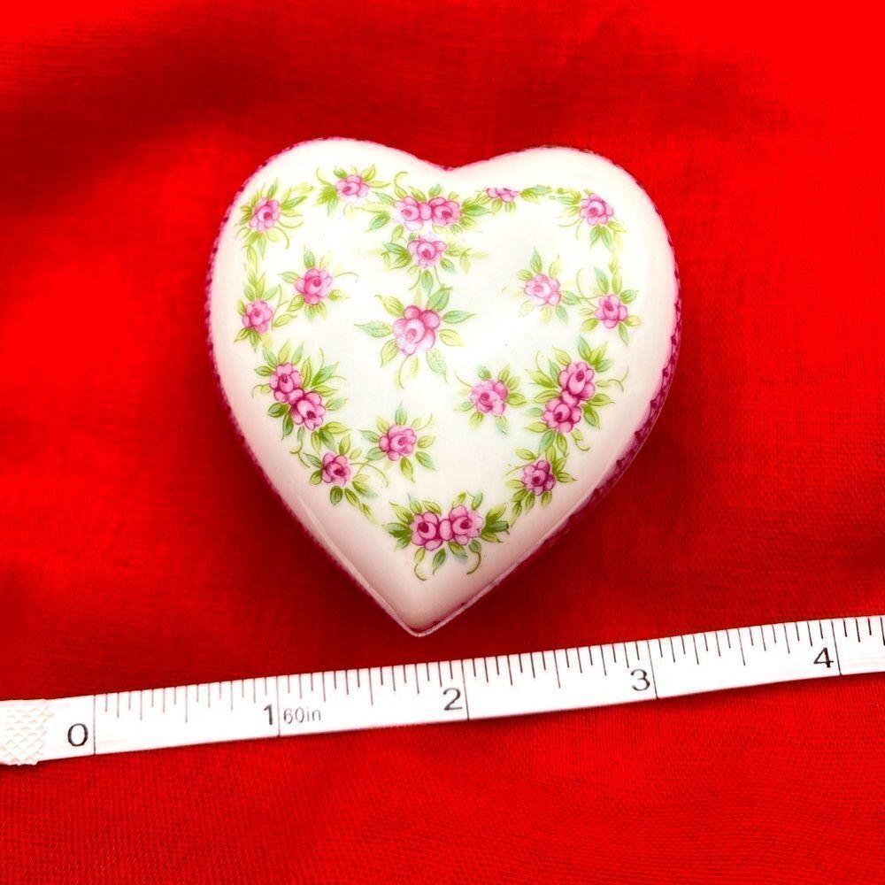 Lefton China hand painted vintage heart trinket container with lid